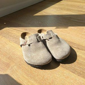 Taupe birkenstocks